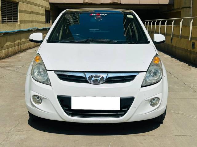 https://images10.gaadi.com/usedcar_image/4541780/original/processed_bed68d3bea49b9be002cfaf935ae95f2.jpg?imwidth=6402