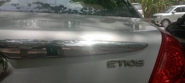 https://images10.gaadi.com/usedcar_image/4541835/original/processed_519f572f-ff34-4f40-84b0-467cb70b4e1b.jpeg?imwidth=6402