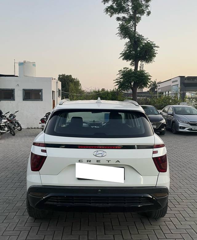 https://images10.gaadi.com/usedcar_image/4541868/original/processed_83a2a322f34c89b4932bfa2a16ae4f1e.jpg?imwidth=6401