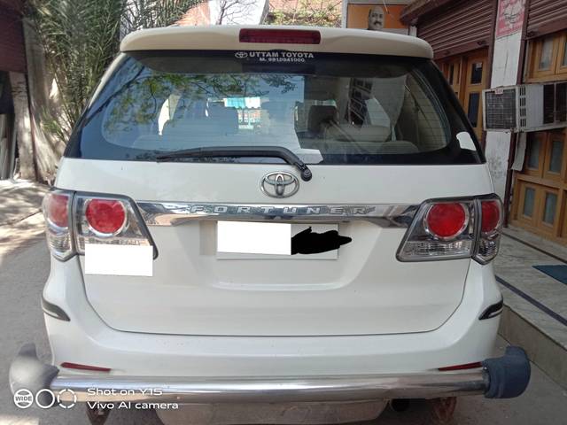https://images10.gaadi.com/usedcar_image/4541880/original/processed_1b634912-d7e0-4d69-add6-1e2a49b0d50d.jpg?imwidth=6401