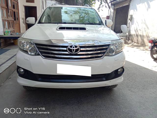 https://images10.gaadi.com/usedcar_image/4541880/original/processed_66db6de9-b555-4a5a-beac-340af0b8aca3.jpg?imwidth=6400