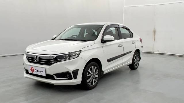 https://images10.gaadi.com/usedcar_image/4541918/original/02bb61a3b6f7cc07b853b556723dda70.JPG?imwidth=6400