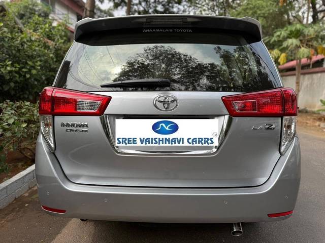 https://images10.gaadi.com/usedcar_image/4541935/original/processed_3fe2814bb82a02a1b59102497036d1d8.jpeg?imwidth=6402