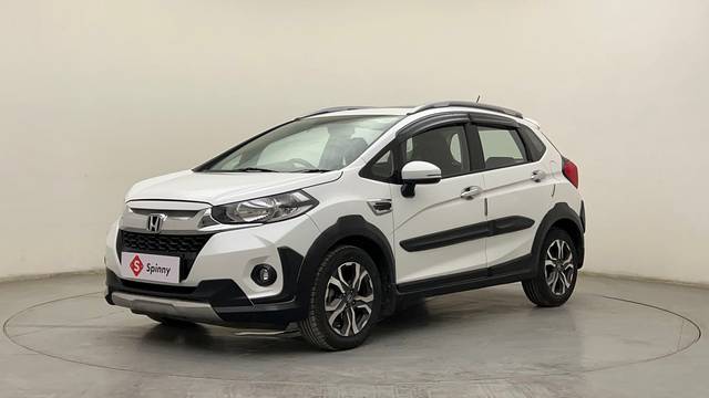 https://images10.gaadi.com/usedcar_image/4541949/original/63556ee883b9081450fb9bee60a5e284.JPG?imwidth=6400