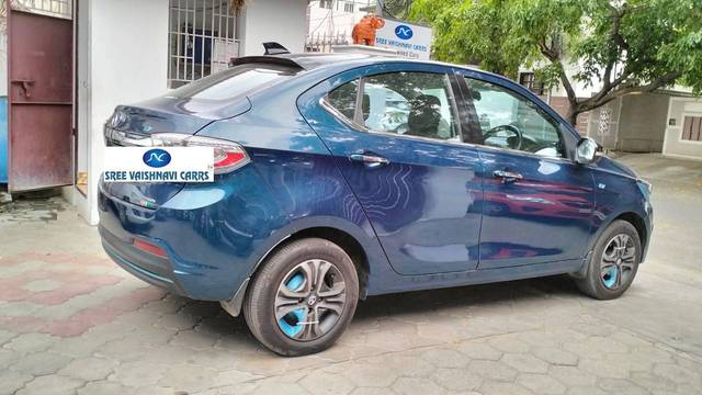 https://images10.gaadi.com/usedcar_image/4541953/original/processed_5fdf1d9df43bf19774a5e4f539b36b83.jpeg?imwidth=6401