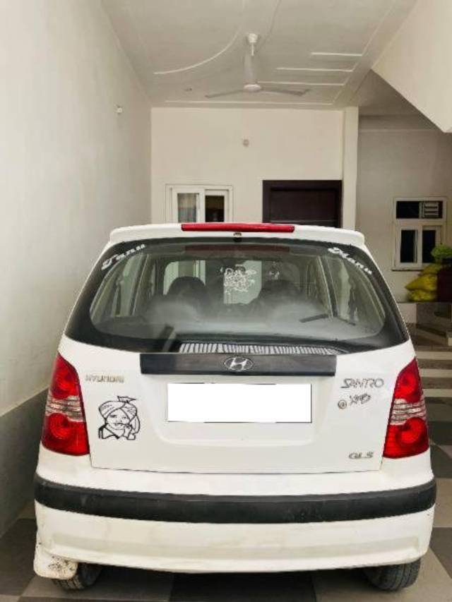 https://images10.gaadi.com/usedcar_image/4541963/original/processed_a041157a-0674-4410-905d-cf384fe04b85.jpg?imwidth=6402
