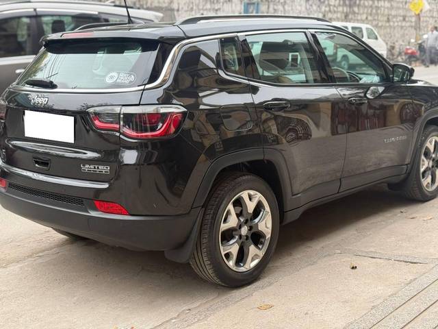 https://images10.gaadi.com/usedcar_image/4541973/original/processed_15091c5ba20ef444faf24b1d13ce64e7.jpg?imwidth=6401