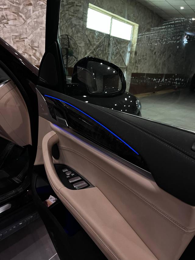 https://images10.gaadi.com/usedcar_image/4541997/original/d470d969dde1185008997003cb79ede0.jpg?imwidth=6402