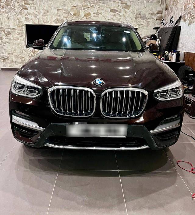 https://images10.gaadi.com/usedcar_image/4541997/original/processed_9c82e3e1eaabd5d940be436743a117d2.jpg?imwidth=6400