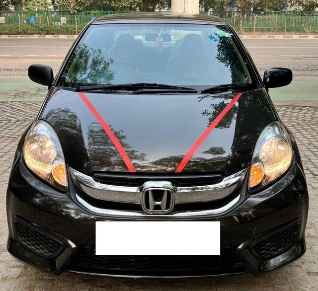 https://images10.gaadi.com/usedcar_image/4541998/original/processed_ac510129-0049-4e21-922b-5447a6407762.jpg?imwidth=6402