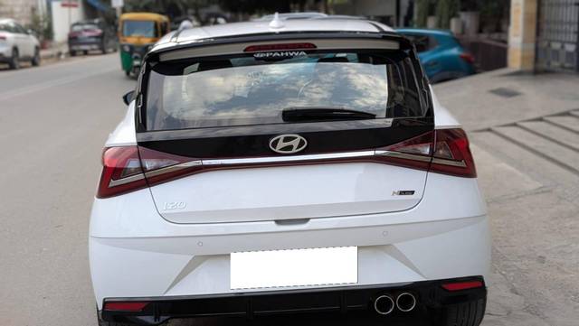 https://images10.gaadi.com/usedcar_image/4542026/original/processed_65331c27626ad331d0bc48560bd44ff1.jpg?imwidth=6402