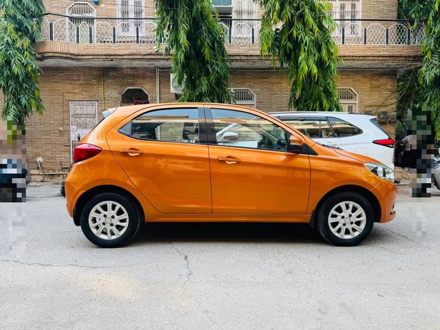 https://images10.gaadi.com/usedcar_image/4542045/original/83b834cba79eff3cc83f32fcbcd482b9.jpeg?imwidth=6401