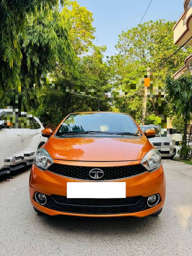 https://images10.gaadi.com/usedcar_image/4542045/original/processed_1a03a8057a3a5de9890c4a006e442871.jpeg?imwidth=6400