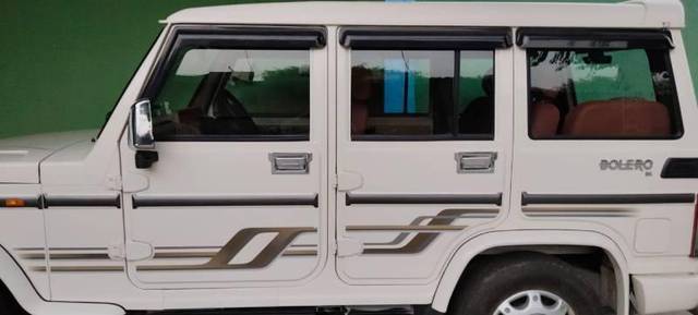 https://images10.gaadi.com/usedcar_image/4542049/original/processed_09af7628-1ad3-4b4f-98ab-659b42763619.jpg?imwidth=6402