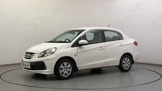 https://images10.gaadi.com/usedcar_image/4542053/original/2ccadcc6561a6f6f9cec271c6e35955d.JPG?imwidth=6400