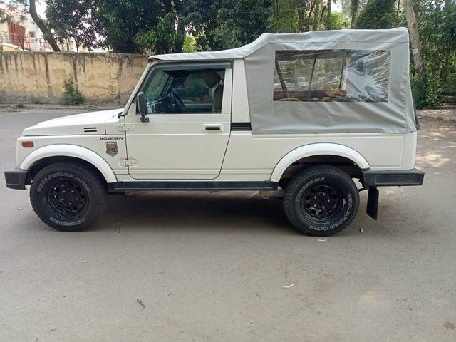 https://images10.gaadi.com/usedcar_image/4542064/original/b294cb20d728b25b27c55d4531b4d2f3.jpeg?imwidth=6402