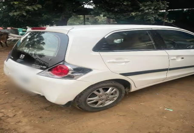 https://images10.gaadi.com/usedcar_image/4542114/original/6151fe9b-a865-4b40-95a4-33eae569b18e.?imwidth=6401