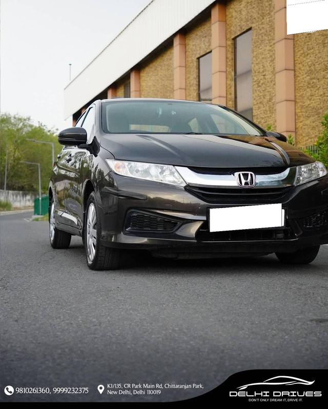 https://images10.gaadi.com/usedcar_image/4542116/original/processed_2d09e379712ddd2e9617d63d108b9e72.jpeg?imwidth=6400