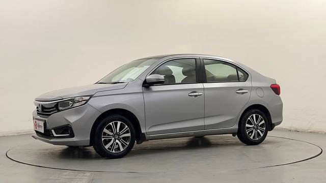 https://images10.gaadi.com/usedcar_image/4542140/original/ed05f9ab0824288a713f8218411a9e14.JPG?imwidth=6400