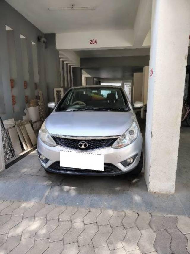 https://images10.gaadi.com/usedcar_image/4542189/original/processed_5a162199-d616-4ec2-be2e-e6004e424b39.jpg?imwidth=6400