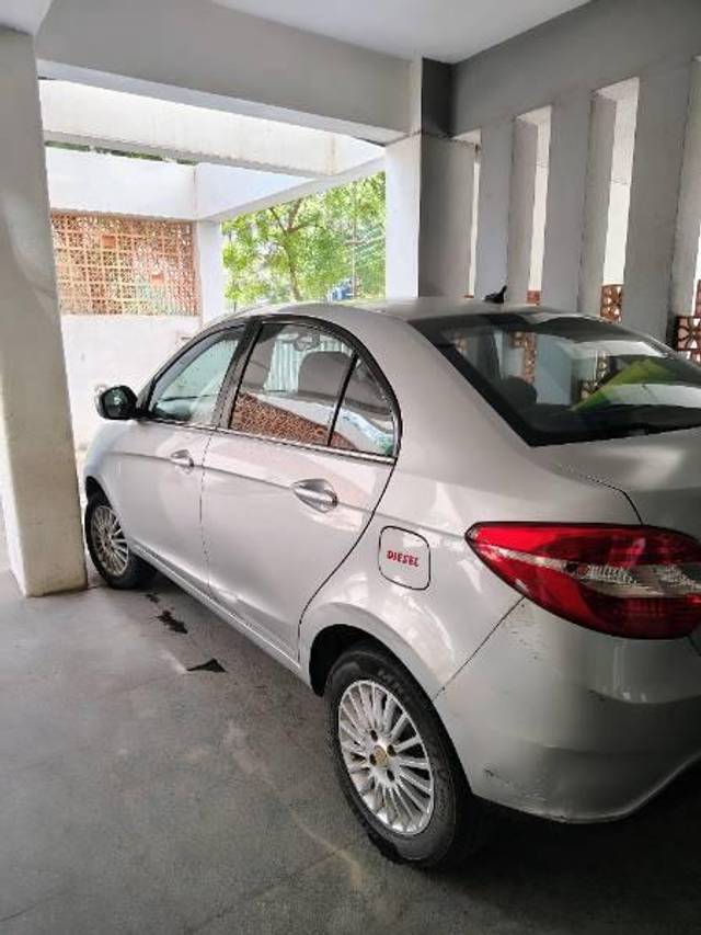 https://images10.gaadi.com/usedcar_image/4542189/original/processed_8794178a-9afc-46e6-b14c-e79f1f5fb235.jpg?imwidth=6402