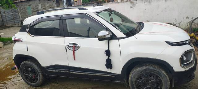 https://images10.gaadi.com/usedcar_image/4542233/original/processed_a0ad5064-8d0c-4245-a72f-27b879a784a1.jpg?imwidth=6401