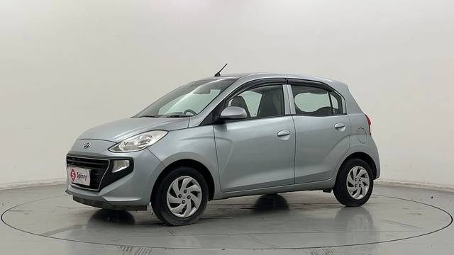 https://images10.gaadi.com/usedcar_image/4542245/original/e2790855407e5998eccea36eb01b2f2c.JPG?imwidth=6400