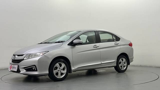 https://images10.gaadi.com/usedcar_image/4542263/original/fa3c7bcbf36ec455095fe03d8a3251bc.JPG?imwidth=6400