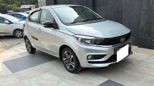 https://images10.gaadi.com/usedcar_image/4542265/original/processed_3e86674711ae20ba7e8716a8ad8d1d9f.jpg?imwidth=6400