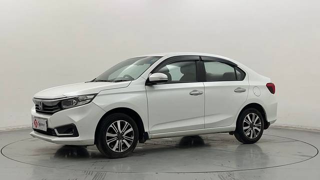 https://images10.gaadi.com/usedcar_image/4542278/original/bb5d3553ff0c1dea40b1e6ea1aef686e.JPG?imwidth=6400