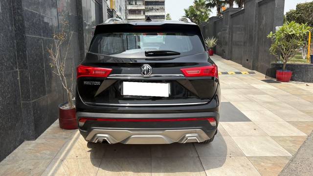 https://images10.gaadi.com/usedcar_image/4542281/original/processed_ca4fe16ea5b7bbc409acf167e43925bc.jpg?imwidth=6402