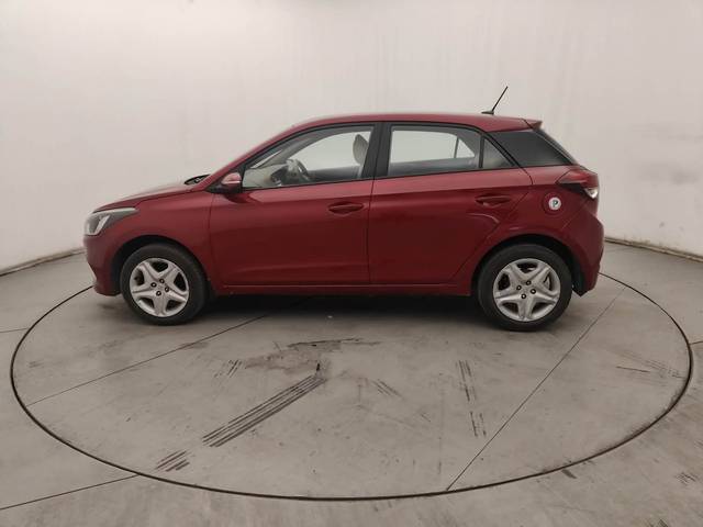 https://images10.gaadi.com/usedcar_image/4542284/original/0c6ac4aa3969aa4fa9618e3c3cc627e6.jpg?imwidth=6400