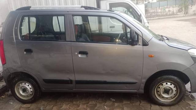 https://images10.gaadi.com/usedcar_image/4542289/original/processed_cb9bc292-ebce-4b33-8db8-266f64f277fe.jpg?imwidth=6401
