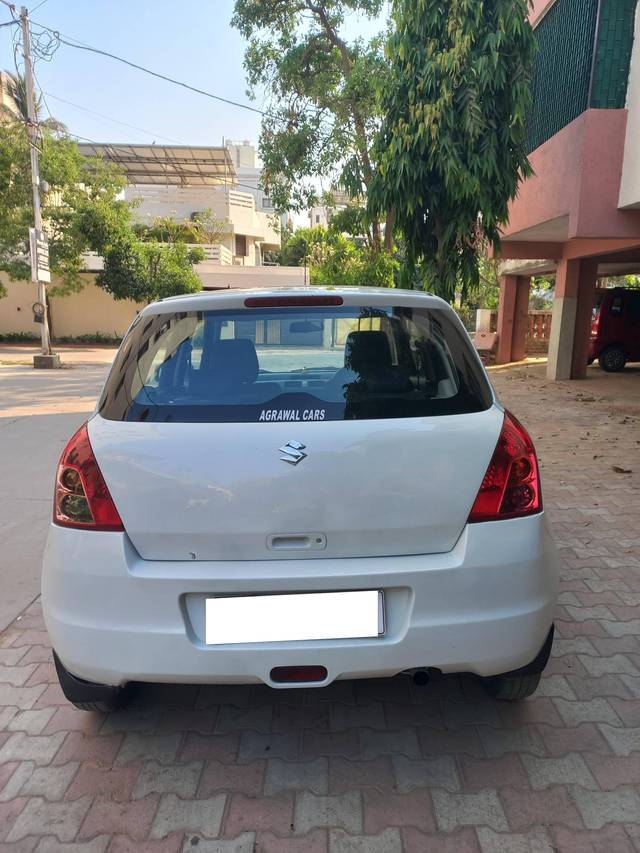https://images10.gaadi.com/usedcar_image/4542299/original/processed_c1ecd79b1372649e79af91a9cfcff099.jpeg?imwidth=6401