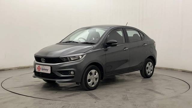 https://images10.gaadi.com/usedcar_image/4542300/original/919ac43e29569a7a6111a37f765ba356.JPG?imwidth=6400