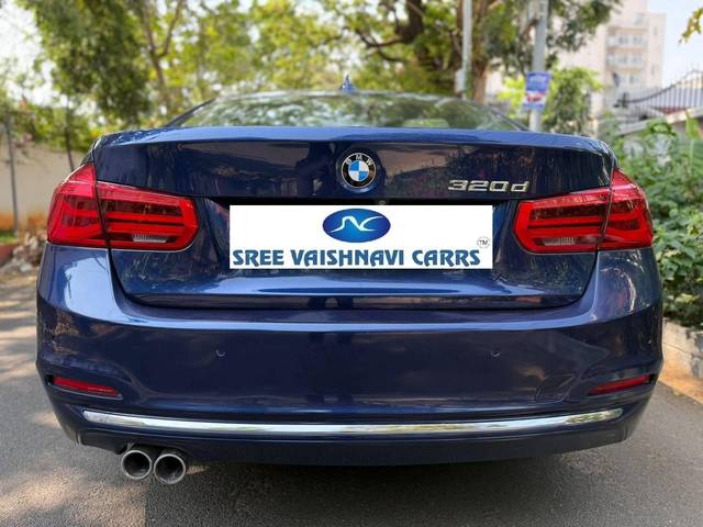 https://images10.gaadi.com/usedcar_image/4542310/original/processed_27e7aafac913fad25bded3199b8f13f6.jpg?imwidth=6402