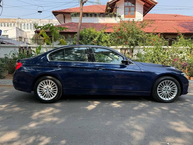https://images10.gaadi.com/usedcar_image/4542310/original/processed_a9dcc3e34172406fdc96055143b82619.jpg?imwidth=6401