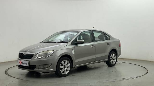 https://images10.gaadi.com/usedcar_image/4542313/original/a320a03107b0a8972c33ee82ab378186.JPG?imwidth=6400