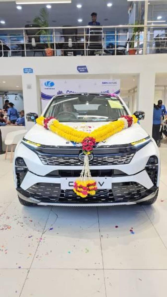 https://images10.gaadi.com/usedcar_image/4542379/original/processed_2856fe17-1b6d-48d6-9bd5-7d33aa1d69c4.jpg?imwidth=6400