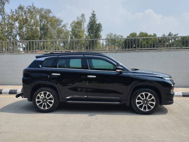 https://images10.gaadi.com/usedcar_image/4542392/original/031241fce788b2f4666fab78e26bfc75.jpg?imwidth=6401