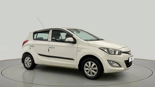 https://images10.gaadi.com/usedcar_image/4542394/original/ab680c9ce8f7520d6b8a24c7a96bbead.jpg?imwidth=6400