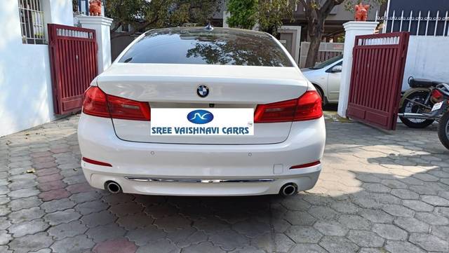 https://images10.gaadi.com/usedcar_image/4542400/original/processed_9595e76357dcf40be8332a815e826003.jpeg?imwidth=6401