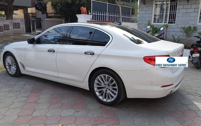 https://images10.gaadi.com/usedcar_image/4542400/original/processed_c66e4b8c958d6ed2fff8f4bcfd9a44ea.jpeg?imwidth=6402