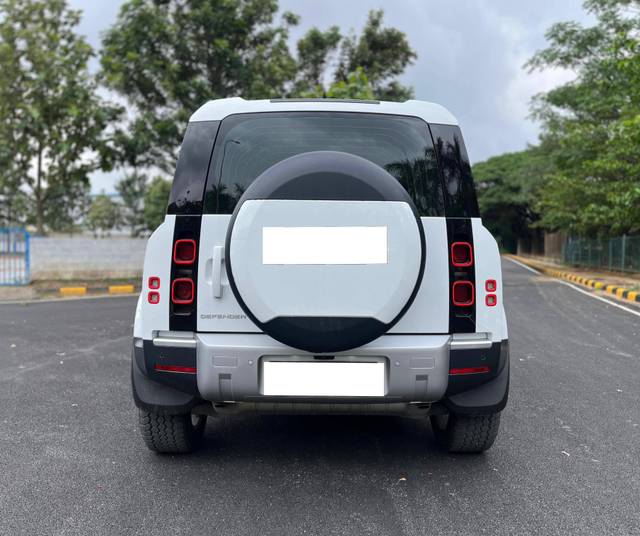 https://images10.gaadi.com/usedcar_image/4542413/original/processed_2fbb649801f2fd28e57d5d0ab2f02243.jpg?imwidth=6402