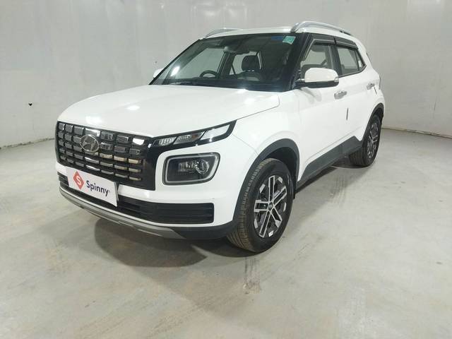 https://images10.gaadi.com/usedcar_image/4542434/original/044a995d4f342fcee390100f49e18244.jpg?imwidth=6400