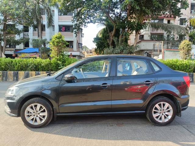 https://images10.gaadi.com/usedcar_image/4542436/original/3af153562a27dfcedad24e7a3fe6e57b.jpg?imwidth=6402