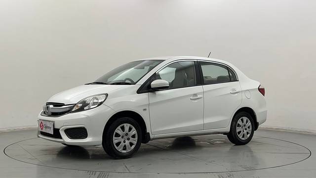 https://images10.gaadi.com/usedcar_image/4542448/original/ecf4d99db24a0e2557a0d7294bd30933.JPG?imwidth=6400