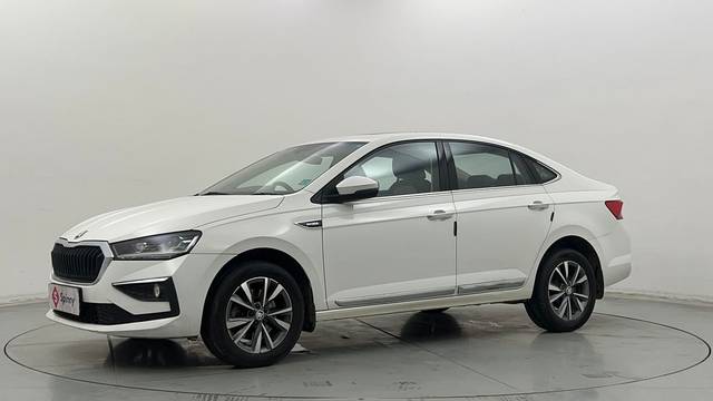 https://images10.gaadi.com/usedcar_image/4542453/original/e530a417d5663bbfec6119bcdcc82d8c.JPG?imwidth=6400