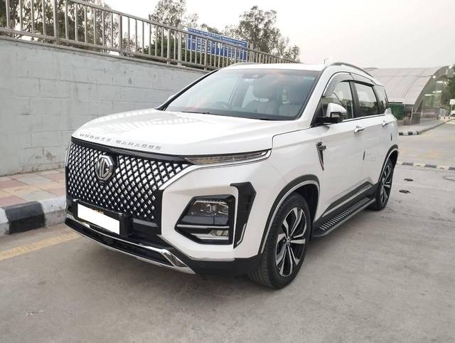 https://images10.gaadi.com/usedcar_image/4542472/original/processed_457f1b7197f74fc34ec2f2a46589bb28.jpg?imwidth=6402