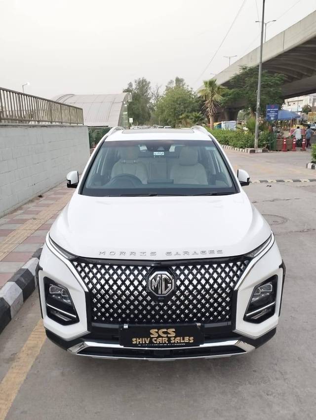 https://images10.gaadi.com/usedcar_image/4542472/original/processed_7f72a57f692a0ff5026c4f9e648d2d91.jpg?imwidth=6400